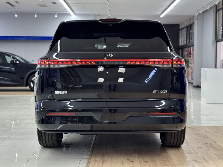 Dongfeng EP008 restayling