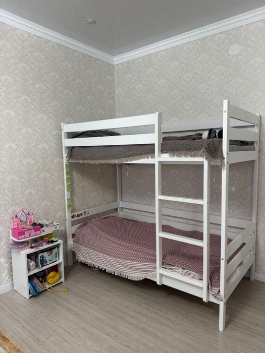Детская двухъярусная кровать