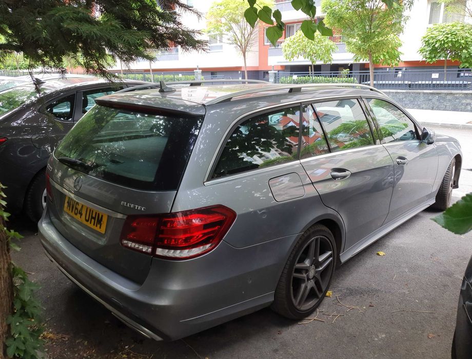 Mercedes-Benz E 220 AMG BLUETEC