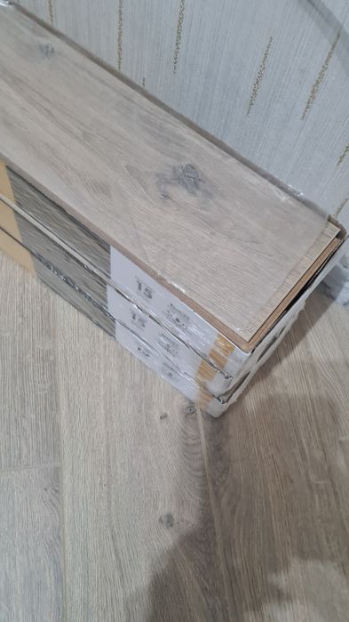 Продам ламинат новый в городе Астана