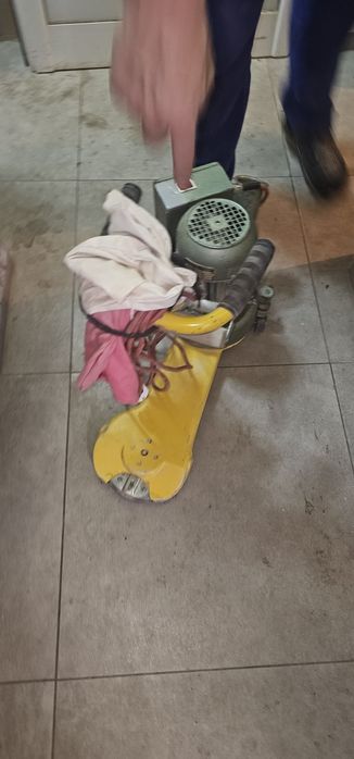 Обкрачвайща машина за циклене на паркет Йоглер