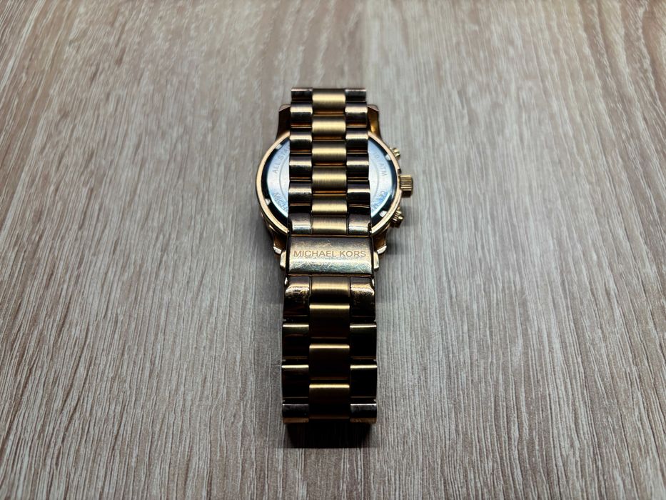 Ceas de dama Michael Kors Runway K6163 Rose Gold