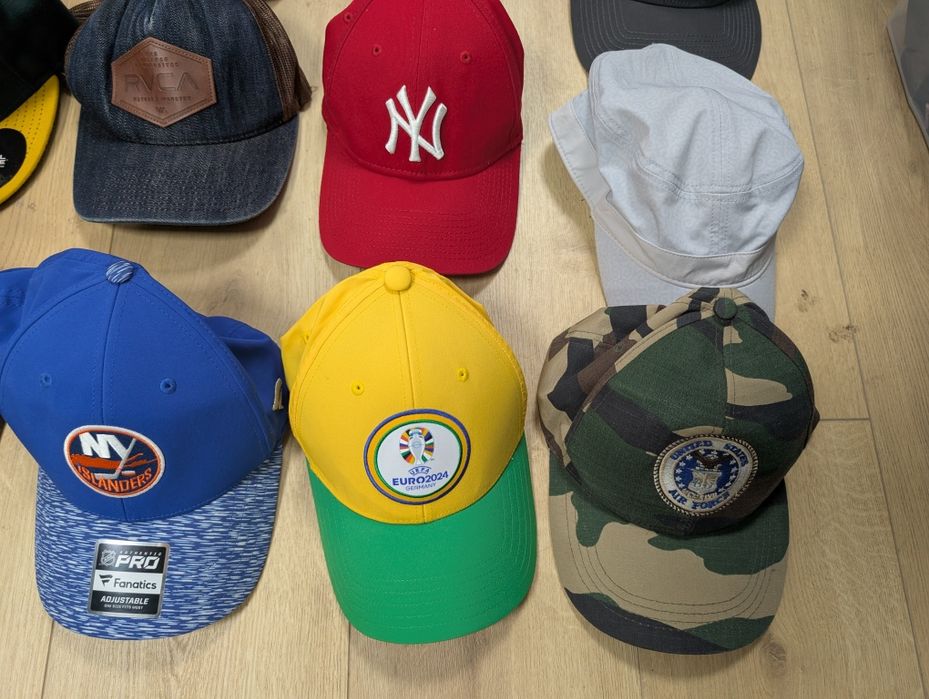 шапки New era, Buff, Under Armour, Mitchel and sons като ново за продажба 12-15