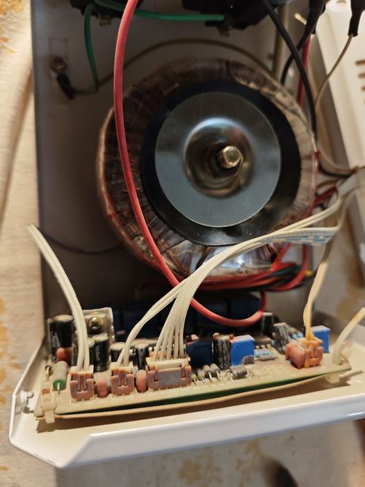 Стабилизатор 220 вольт на 1000 ватт