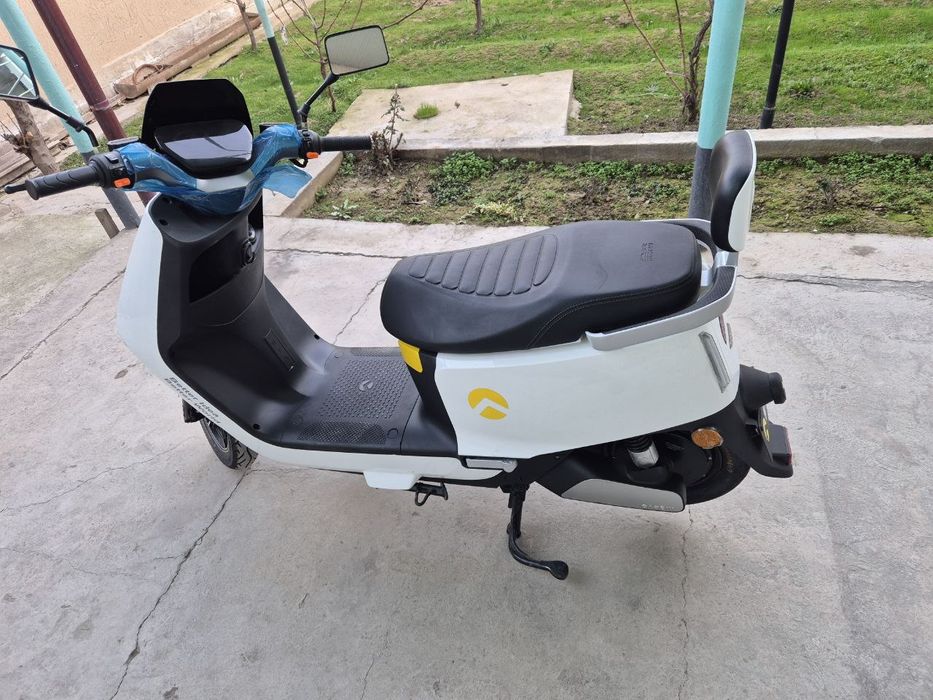 Elektra skutr sotiladi srochna bez prabek