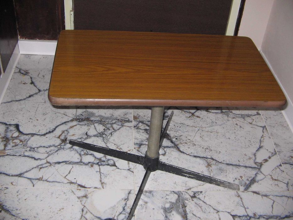 Столове 5 Евро - Подаръци лично предаване