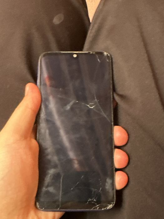 Redmi 7 b/y  holati ekran alwtrwkere