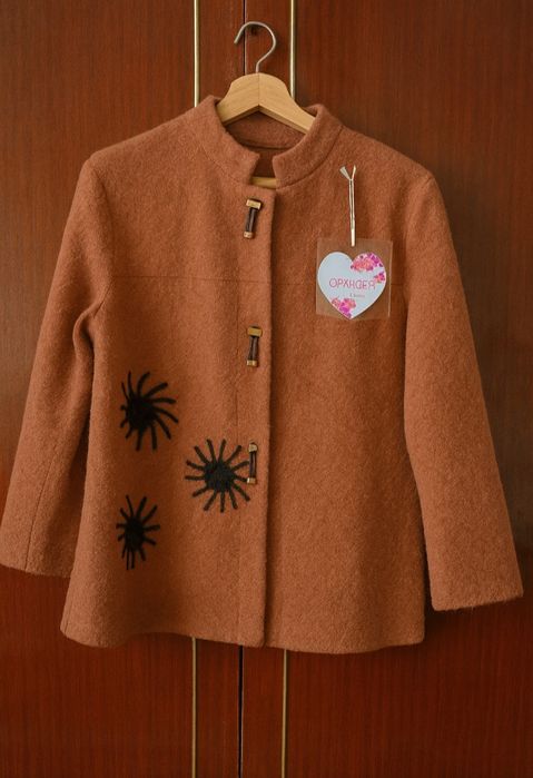 Ayollar uchun demi-season jacket