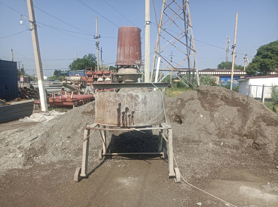 Шлакаблок  ускуналар мишалка1 та арава 2  колип 2 та  икк хил размерда