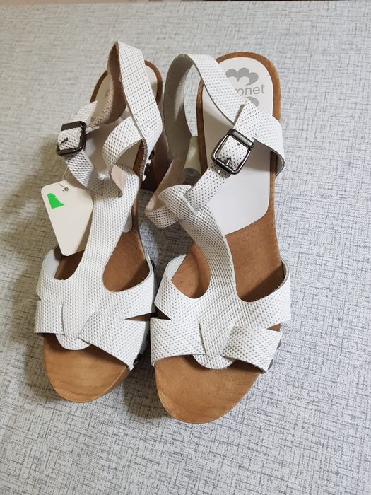 Босоножки летние новые