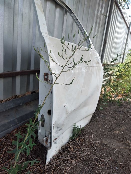 Дверь Приора белая