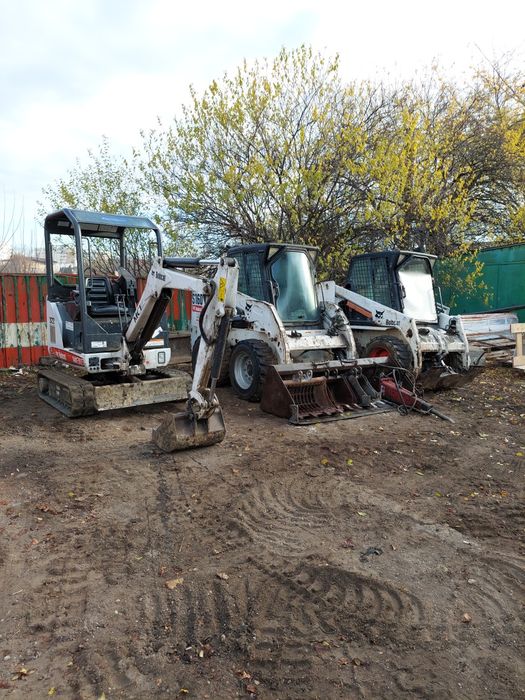Miniexcavator Bobcat 322 de închiriat
