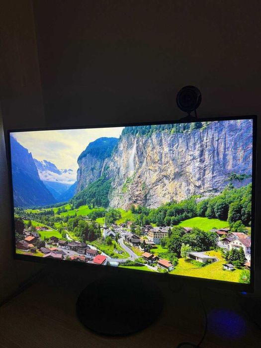 Продавам монитор 27 инча