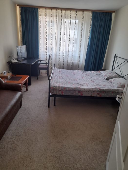 Inchiriez Apartament zona Precista