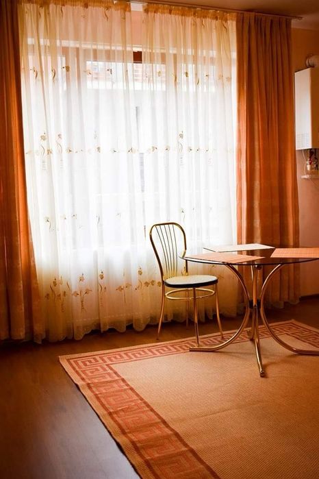 Închiriez apartament două camere Florești