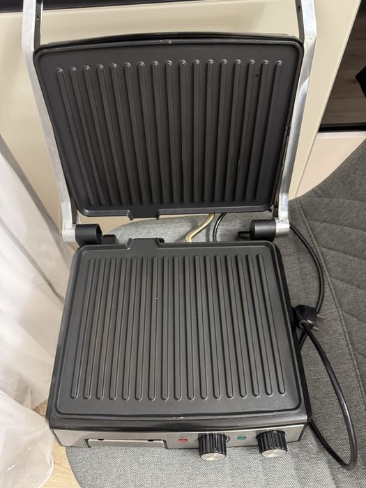 Продам грильницу