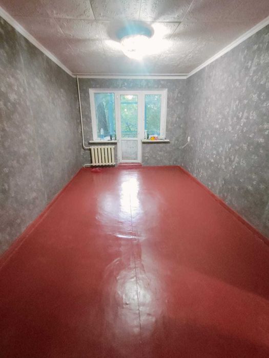 2-комнатный кв. на 2-этаже, в 4-мкр-не, не угловая