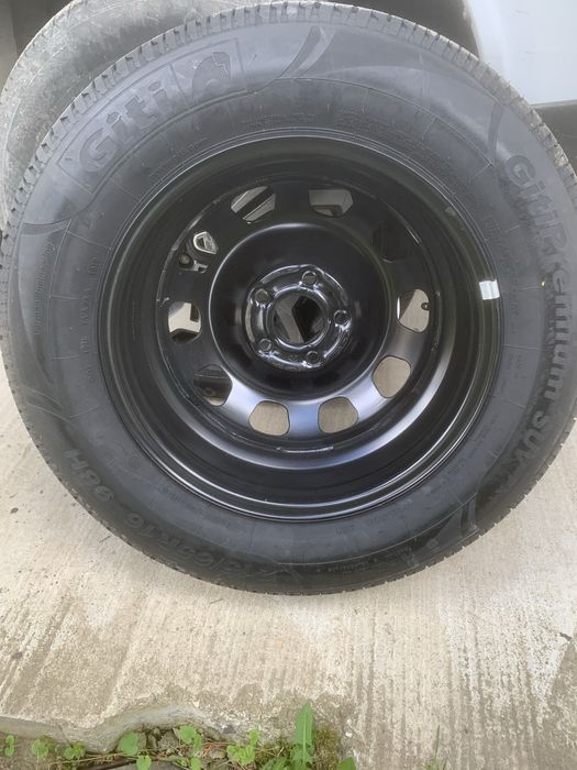 Vând janta cu anvelopa noi nouțe pentru Dacia Duster