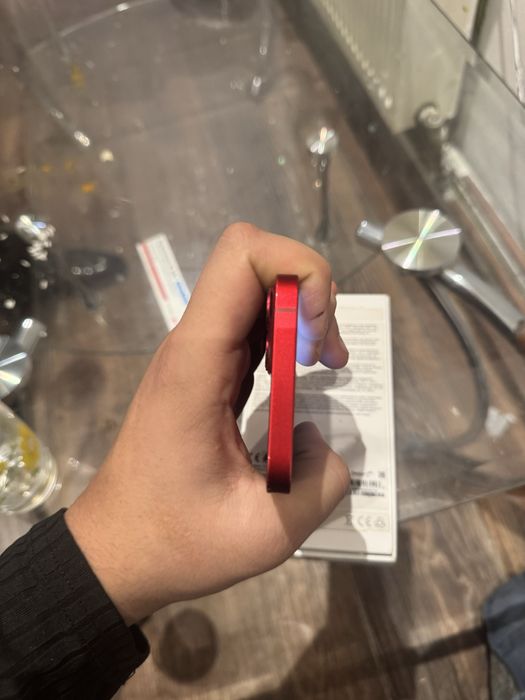 Vand  iphone 13 red impecabil
