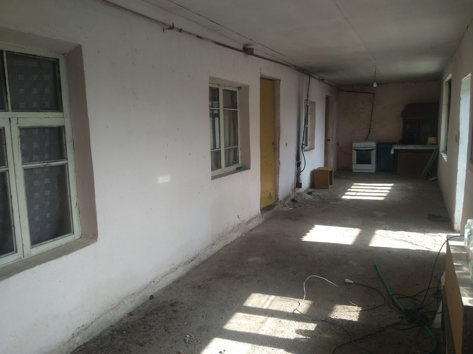 Uy sotiladi 3 xonali