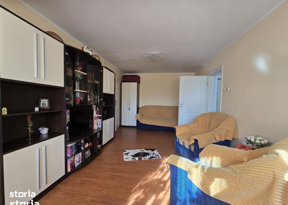 2 Camere Semidecomandat, Tiglina 1 –Regiment 11 Siret/ Penny Market