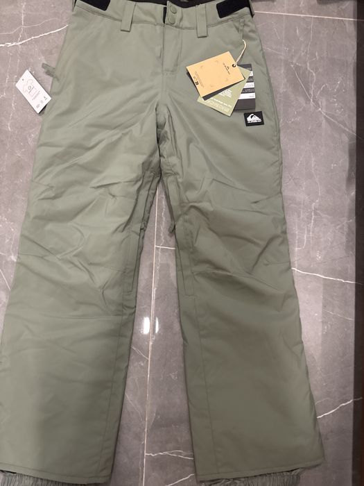 Детско Чисто нов Quiksilver ски екип- яке и панталони