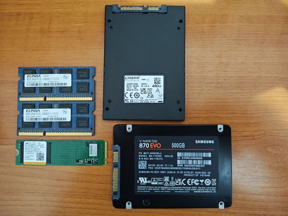SSD 512GB si memorii ram 16gb