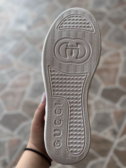 Vând sneakers Gucci unisex
