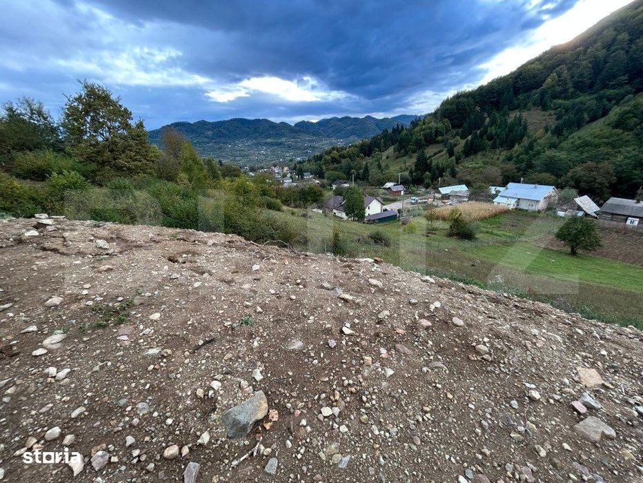 Teren intravilan 1,1 Ha, zona Bargau