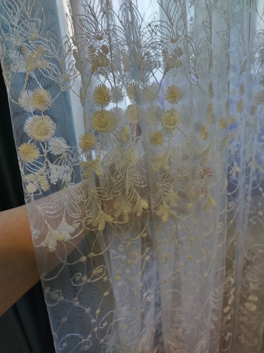 Продам хороший тюль с партером