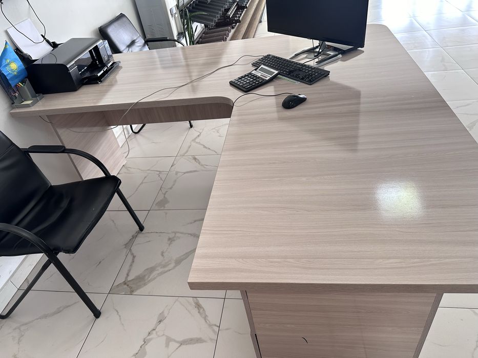 Стол угловой офисный