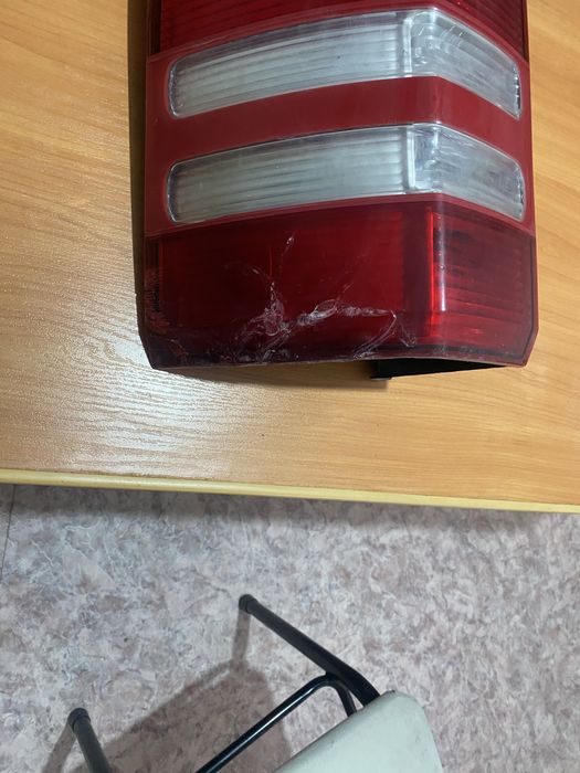 продам фонарь левый на Мерседес спринтер906 б/у оригинал