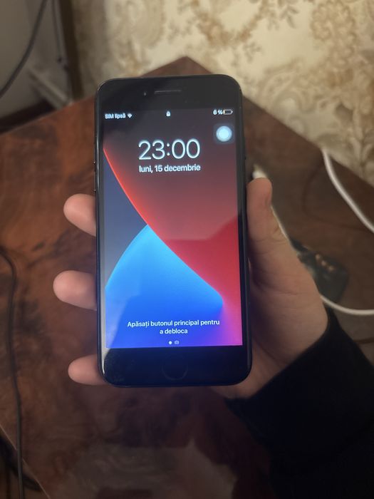 Vand iphone 7 black in stare forte buna