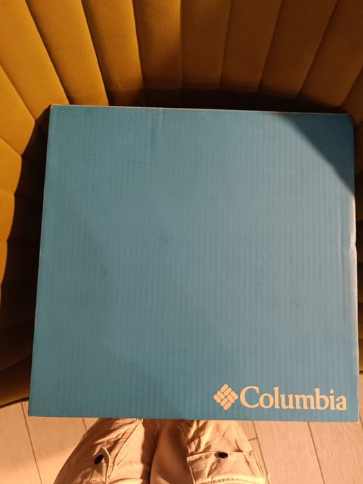 Vând bocanci originali Columbia