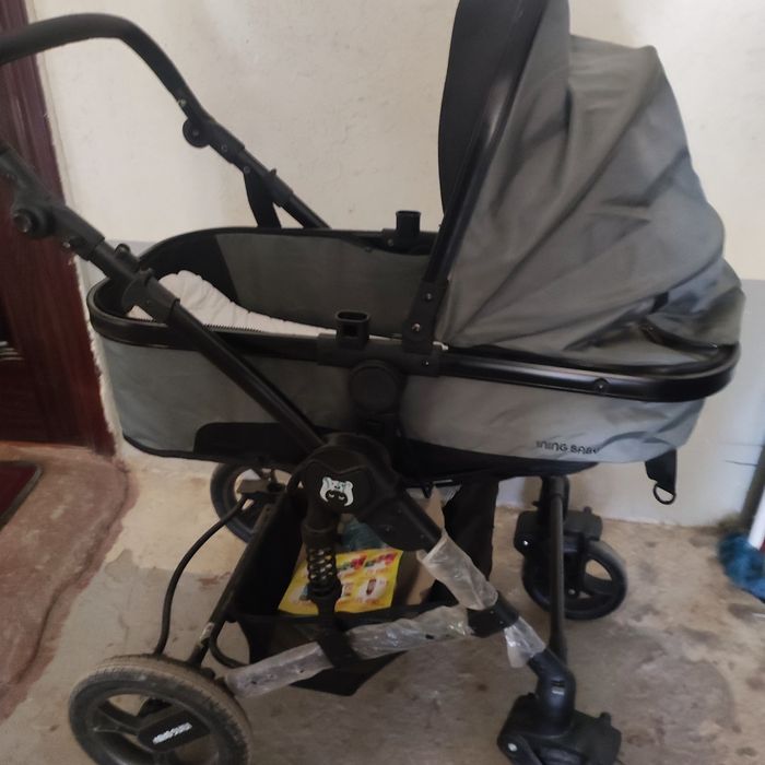 Коляска сотилади