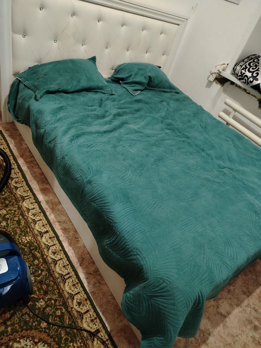 Продам спальни кровать