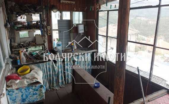 Панорамна двуетажна къща във Варуша