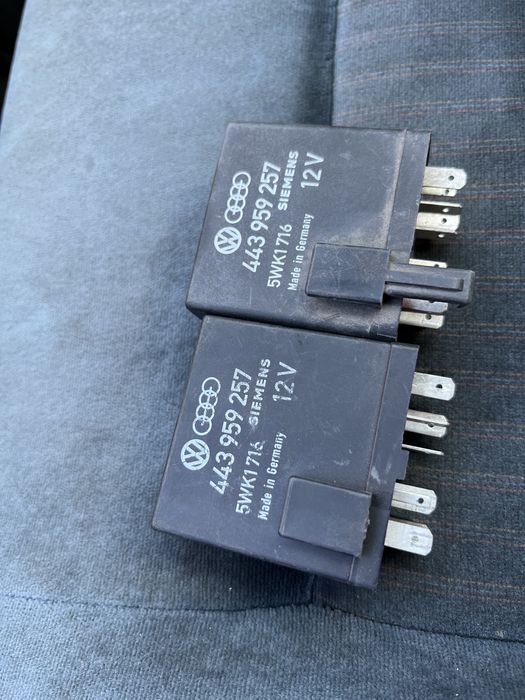 Продам на Ауди 100 2,3 реле , 285 ,