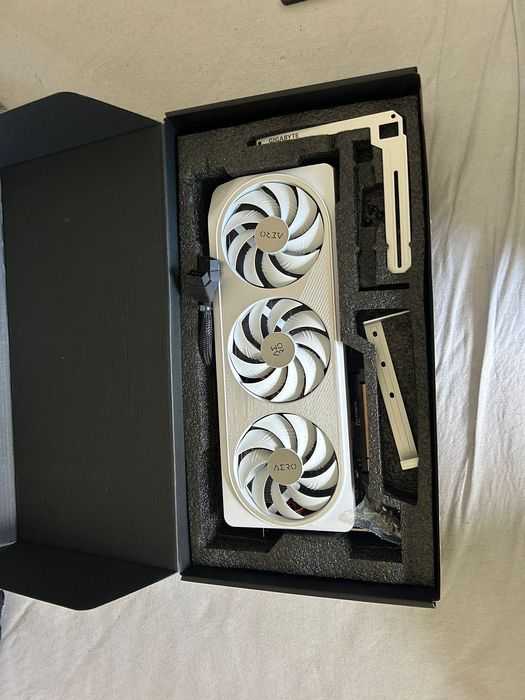 Топ Геймърски PC Комплект: Intel i9-12900KF | RTX 4070 Ti 12GB | 32GB RAM | 2.1TB SSD | 2TB HDD | ASUS ROG 240Hz Монитор + Бонуси