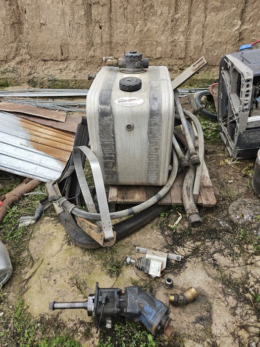 Ридравлика бак Насос Рено Тешка 460