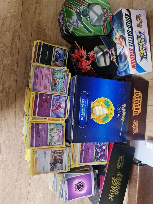 Peste 5000 de carti pokemon reale