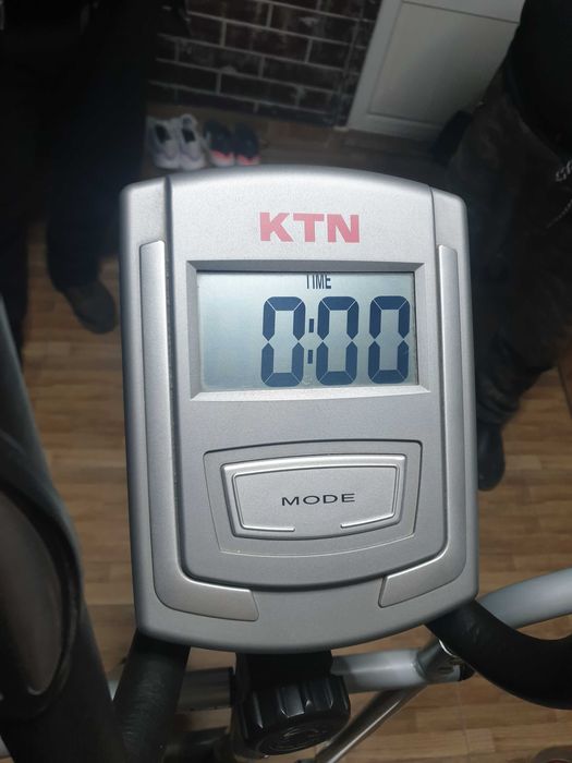 Елиптичен кростренажор (елиптикъл).