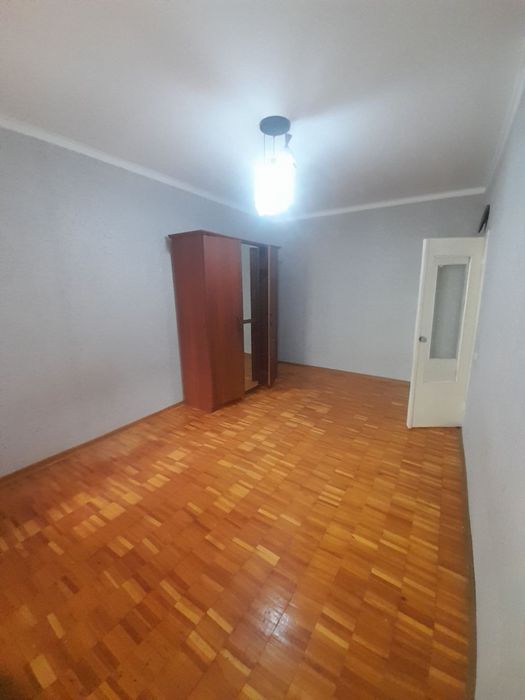 Юнусабад 17. Срочно. Продаю. 1 комнатная чистая