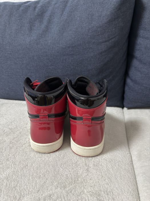 Air Jordan 1 High Patent Bred