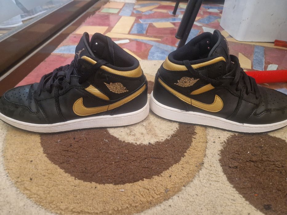 Jordan 1 mid GS black