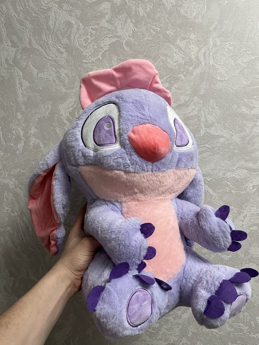 Мягкие игрушки в разных цветах