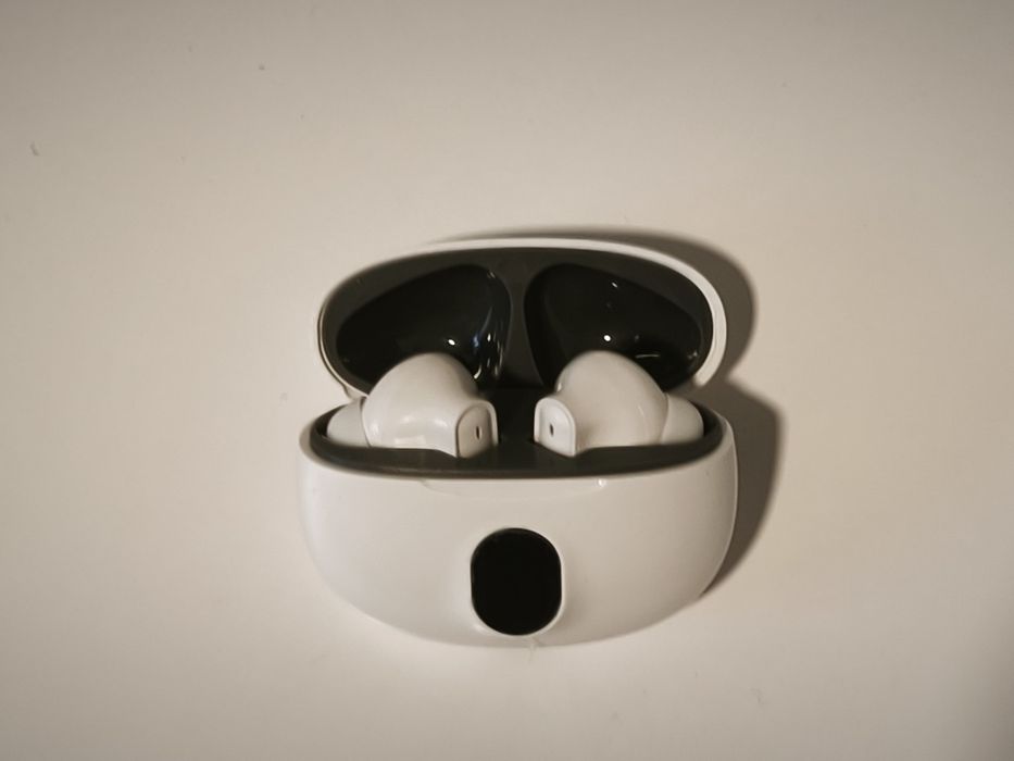 Cāsti in ear  NOU