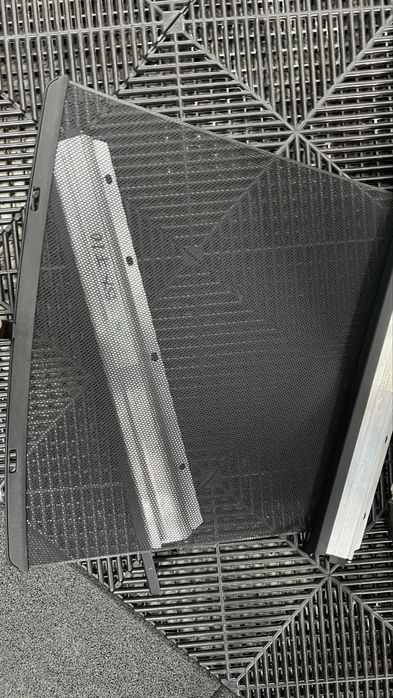 Perdelute spate bmw f10