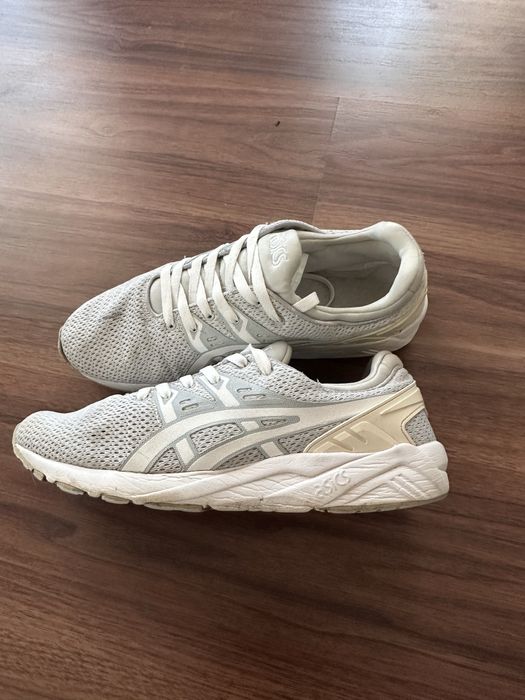 Маратонки Asics бели