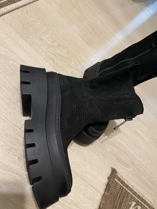 Ghete Musette piele intoarsa